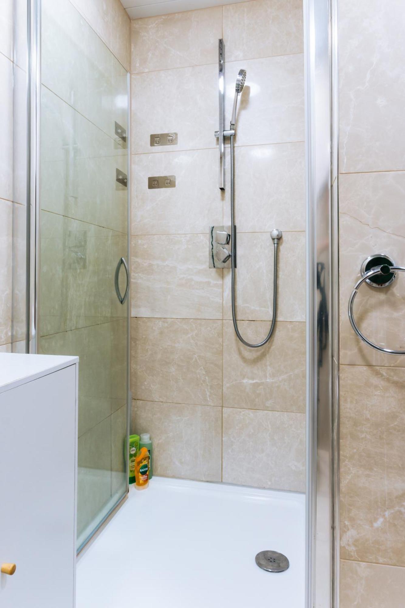 Homely 3 Bedroom In The Heart Of Central Edimburgo Exterior foto