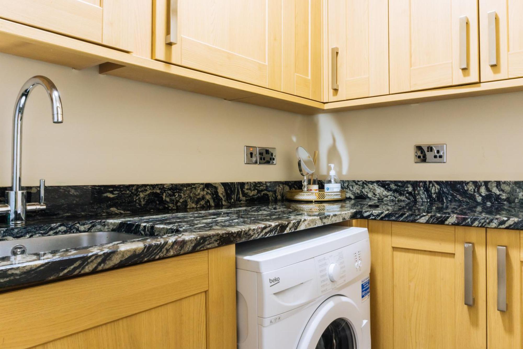 Homely 3 Bedroom In The Heart Of Central Edimburgo Exterior foto