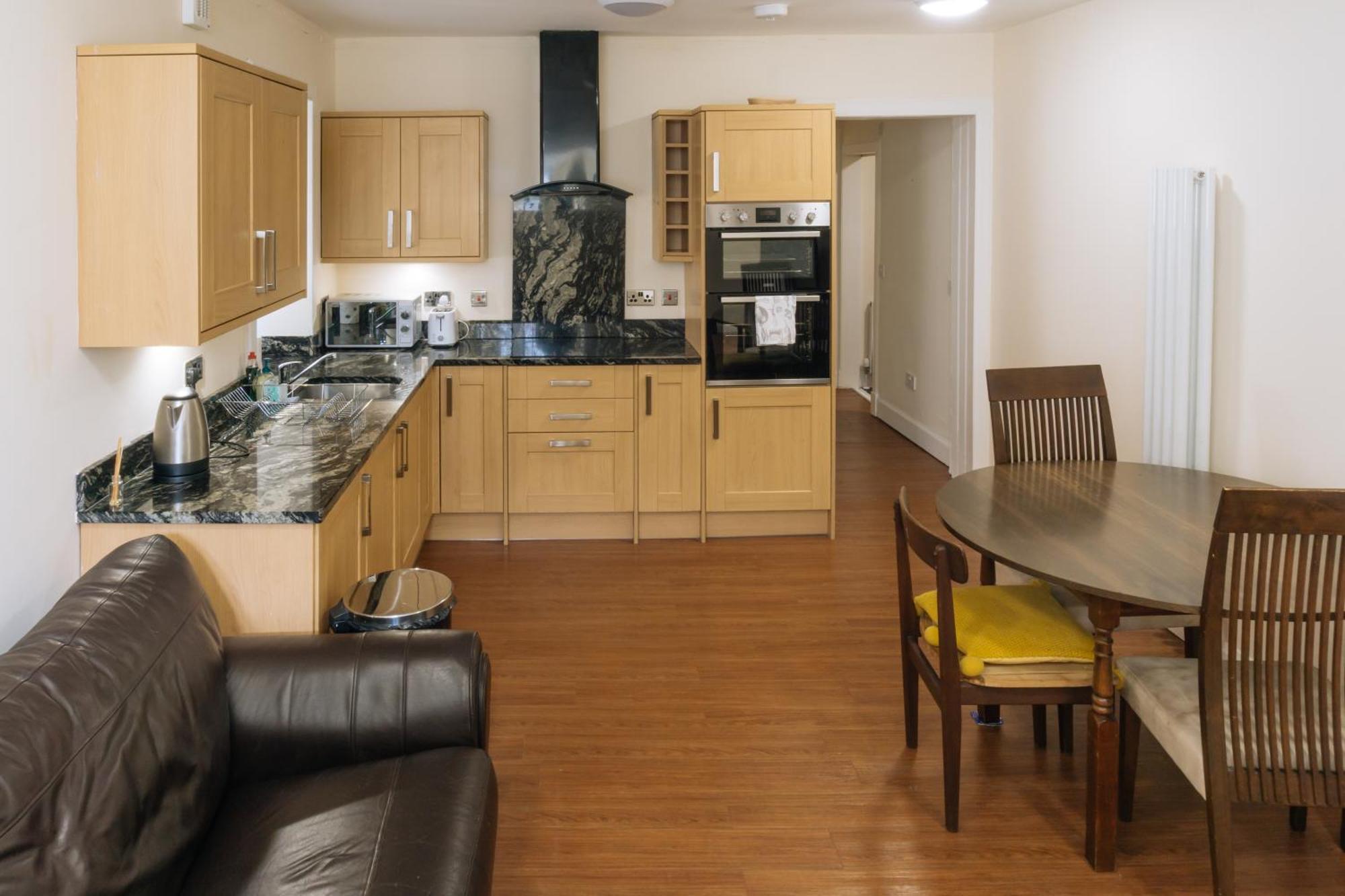 Homely 3 Bedroom In The Heart Of Central Edimburgo Exterior foto