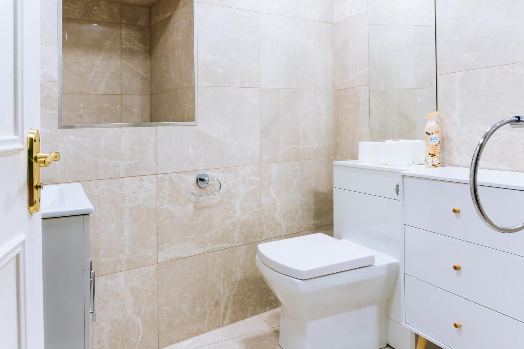 Homely 3 Bedroom In The Heart Of Central Edimburgo Exterior foto